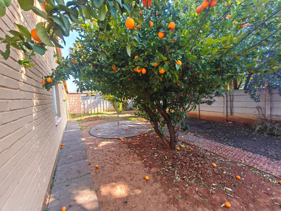 10 Bedroom Property for Sale in Brandwag Free State